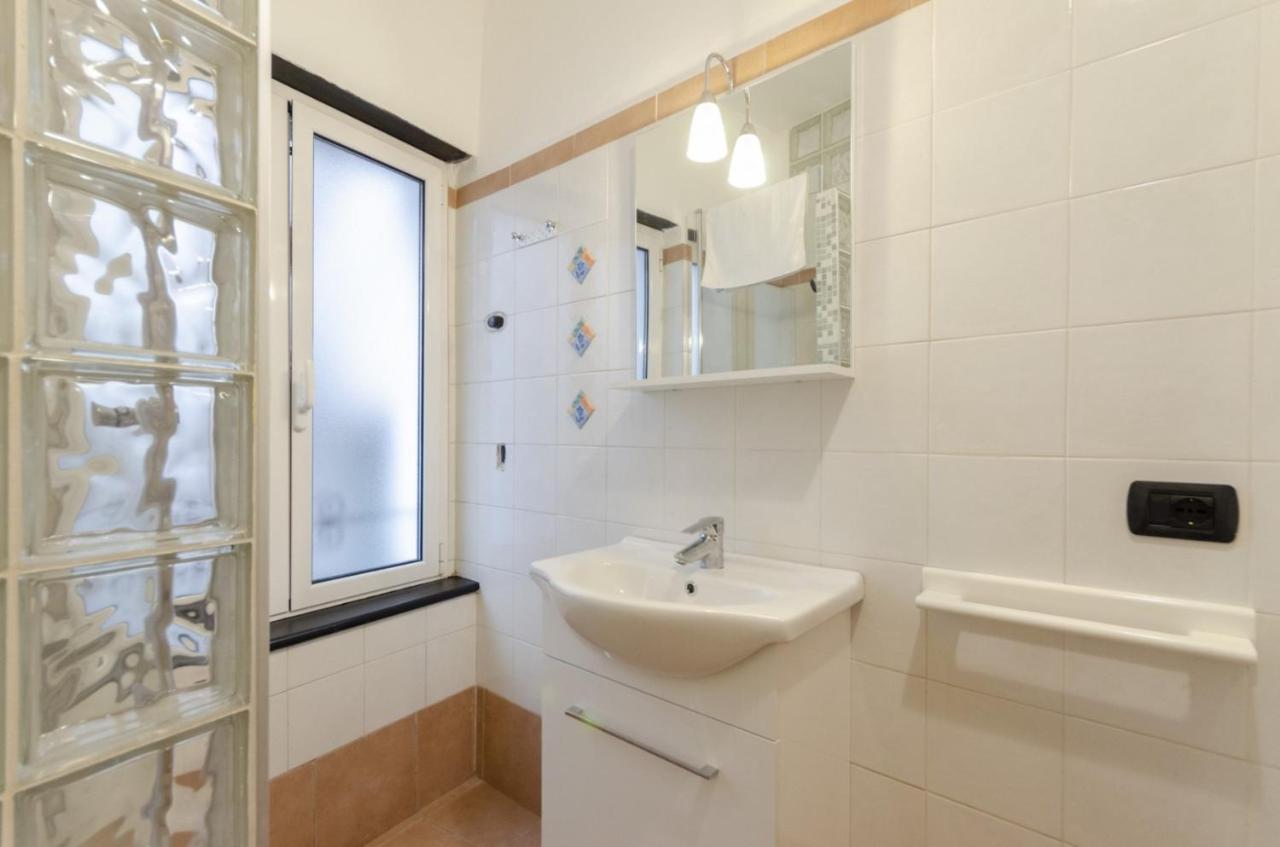شقة Joivy Warm Family Flat For 9, Near Porto Antico جنوة المظهر الخارجي الصورة