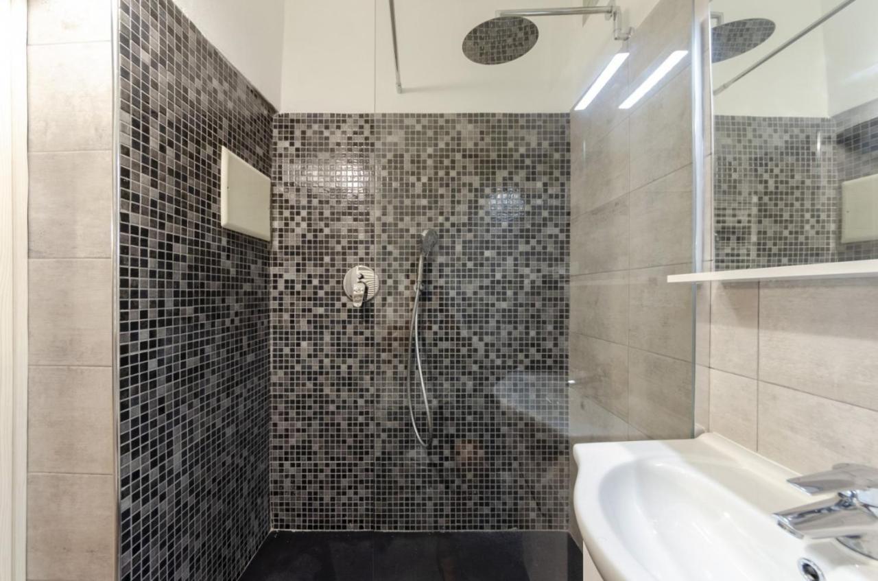 شقة Joivy Warm Family Flat For 9, Near Porto Antico جنوة المظهر الخارجي الصورة